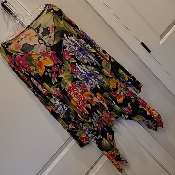 Home tailored floral top - Picture 1 of 10